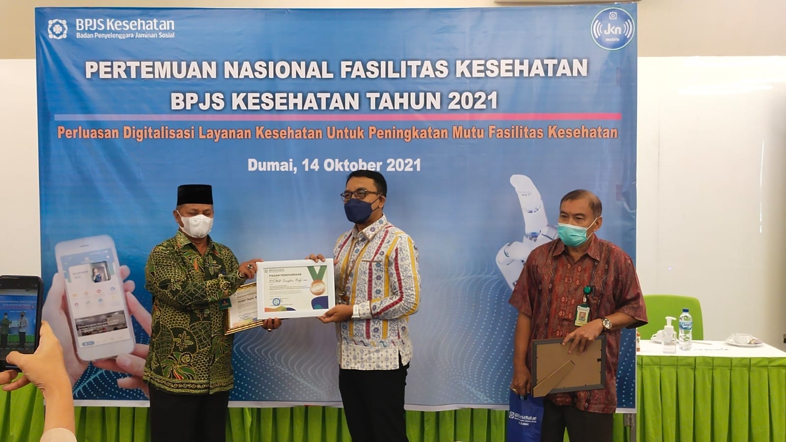 Layani Peserta JKN -KIS Maksimal, RSUD Siak Raih Penghargaan dari BPJS Kesehatan