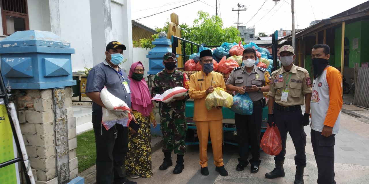 Tiga Pilar Kelurahan  Sukaramai Bagikan 83 Paket  Sembako dari Pemko