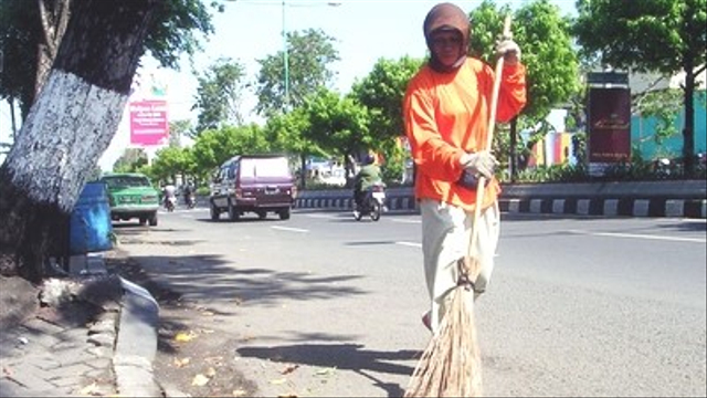 Sejarah Baru di Pekanbaru: Setelah Satu Dekade, Petugas Lapangan Kembali Terima THR Satu Bulan Gaji