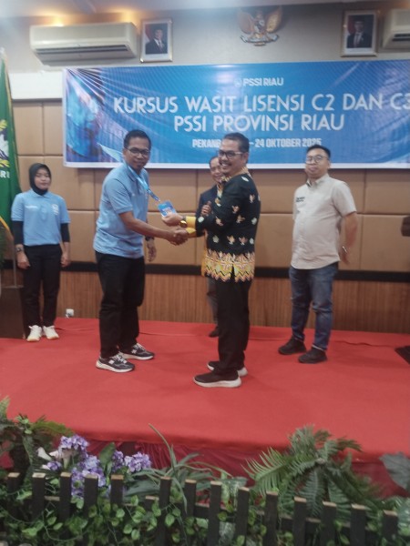 56 Peserta Ikuti Kursus Wasit Lisensi C2 dan C3 di Asprov PSSI Riau