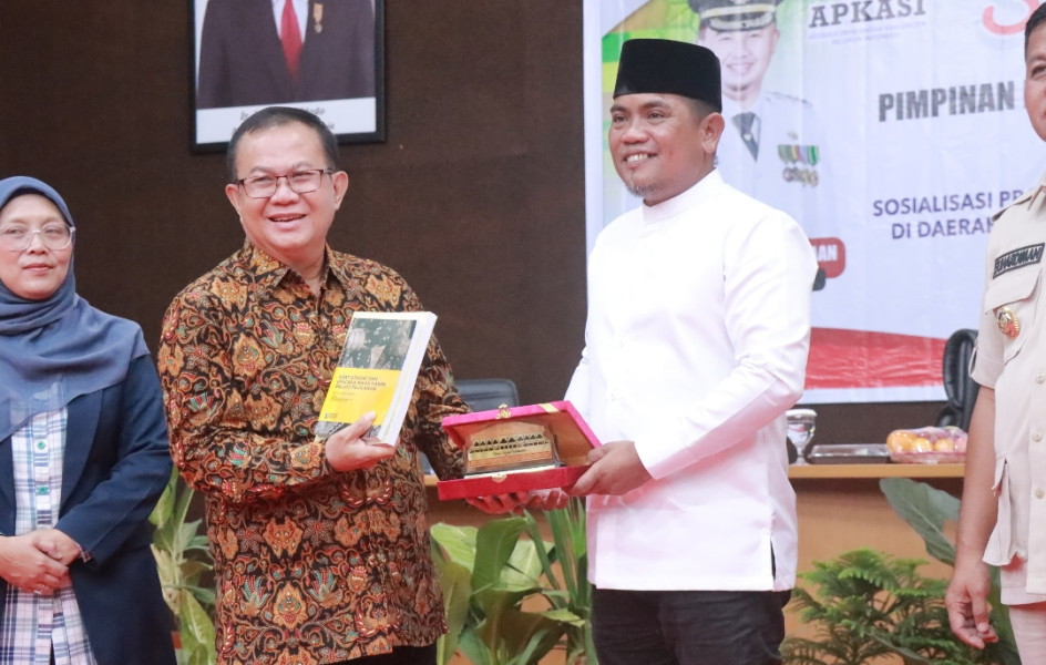 Ini Kata Bupati H Zukri Saat Hadiri Program Peningkatan Mutu SDM dan Program BIE-D  Provinsi Riau