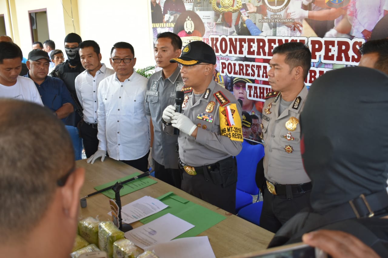 Polisi Ungkap Sabu 14.449.27 Kilogram, dan Tiga Kurir 