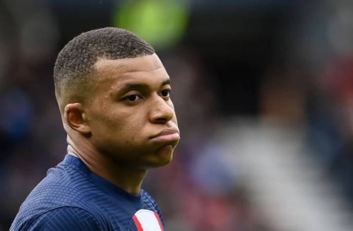 Kylian Mbappe Terancam Dibangkucadangkan PSG Selama Musim 2023 / 2024