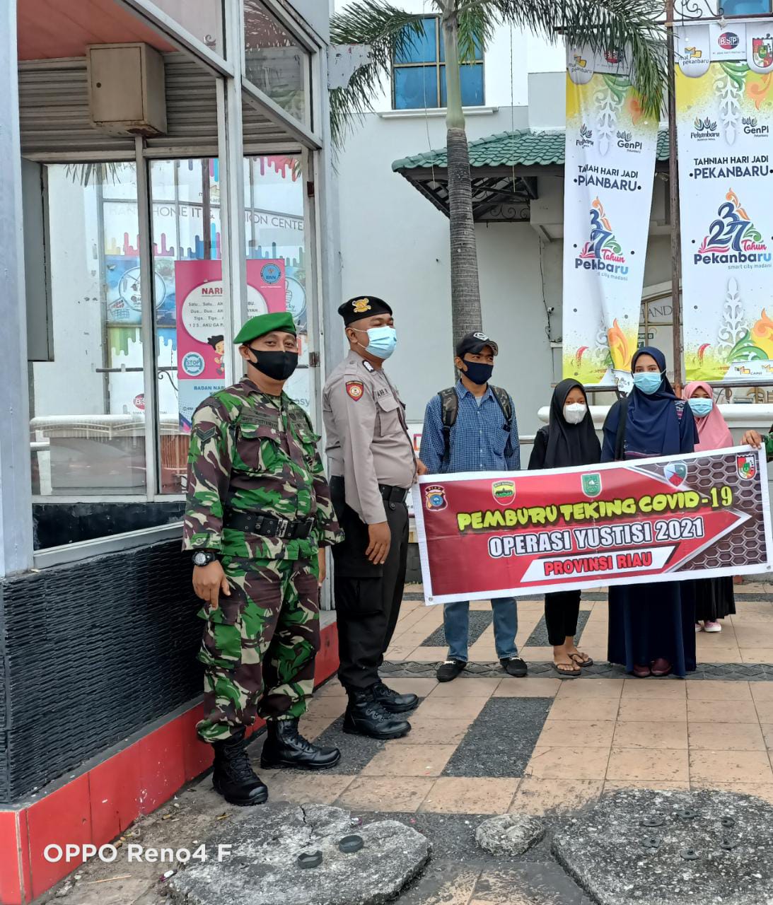 Babinsa -Bhabinkamtibmas Gelar Patroli PPKM Bersama 