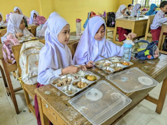 BGN Usul Anak Keluarga Kaya Tak Lagi Terima MBG