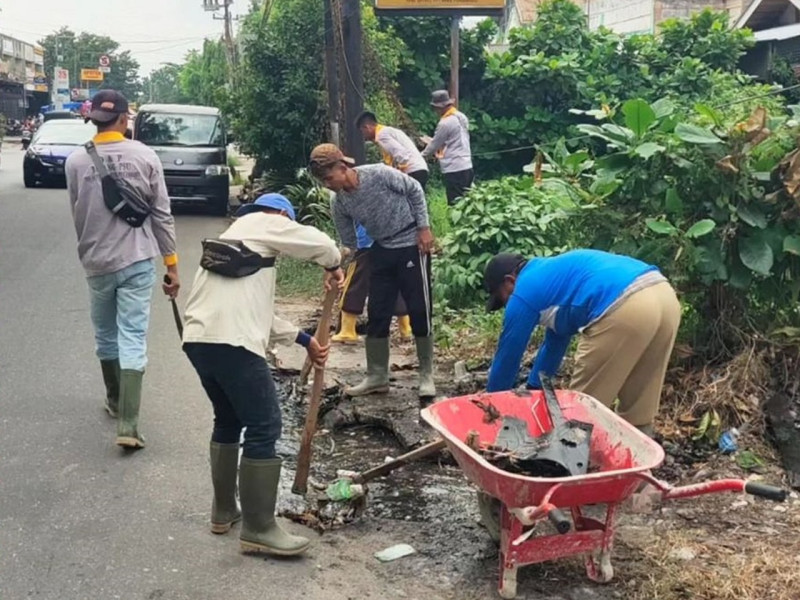 Respon Banjir di Kawasan Perumahan, Ini Langkah Dinas Perkim Pekanbaru