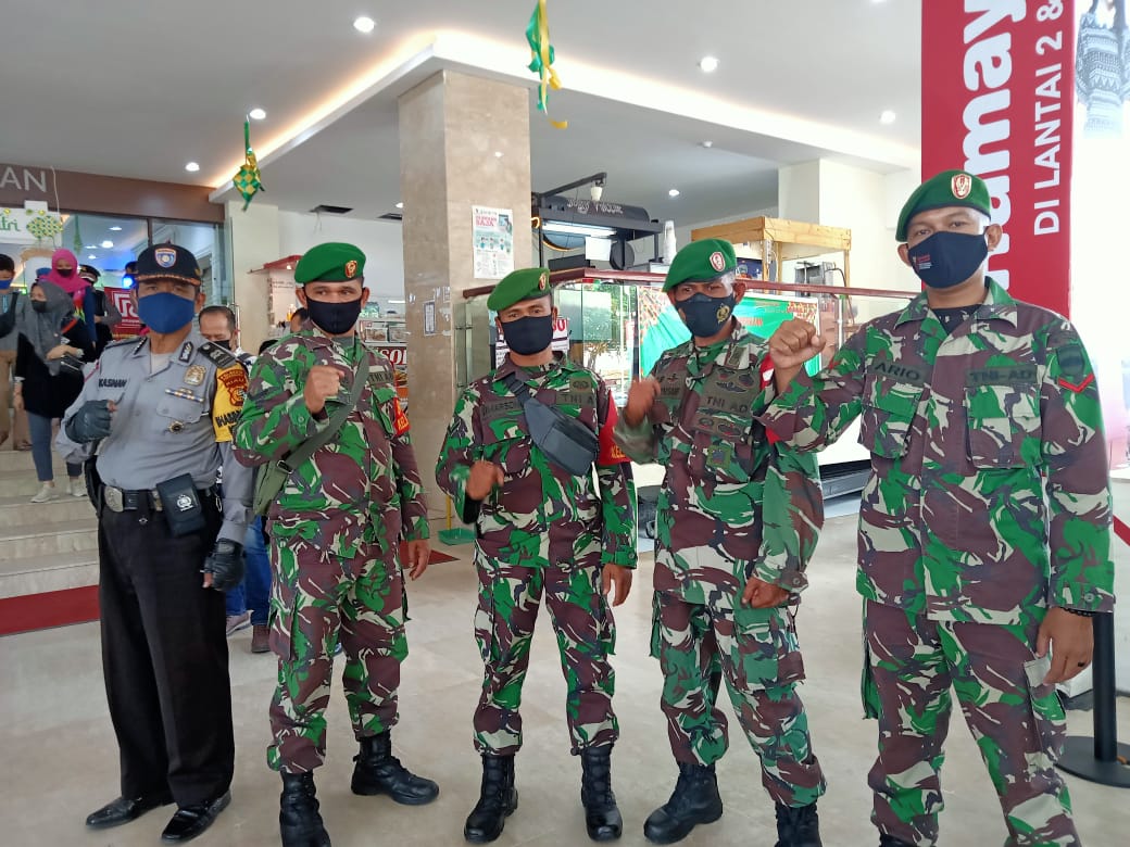 Babinsa Bersama Tim Gabungan Monitoring Sukaramai Trade Centre Pekanbaru