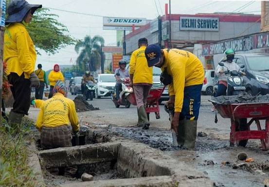 Dinas PUPR Pekanbaru Fokus Keruk Sedimen Sebabkan Banjir