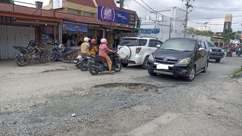 Galian Pipa Sebabkan Jalan Rusak, Pj Walikota Segera Panggil PT PP Tirta Madani