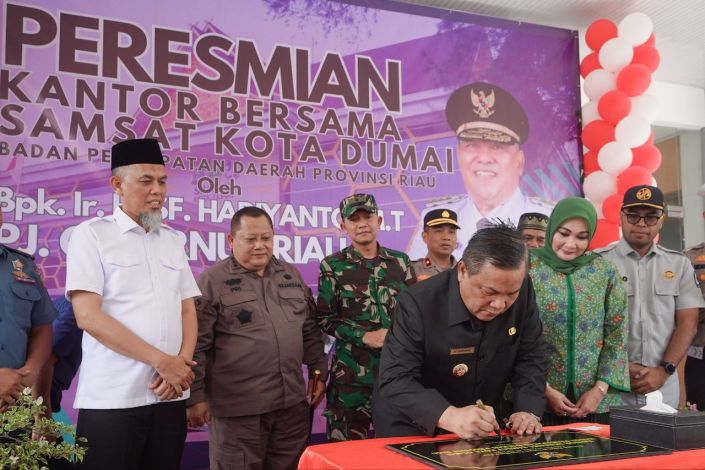 Pj Gubernur Minta Bapenda Riau Tingkatkan Capaian Target PAD di Dumai