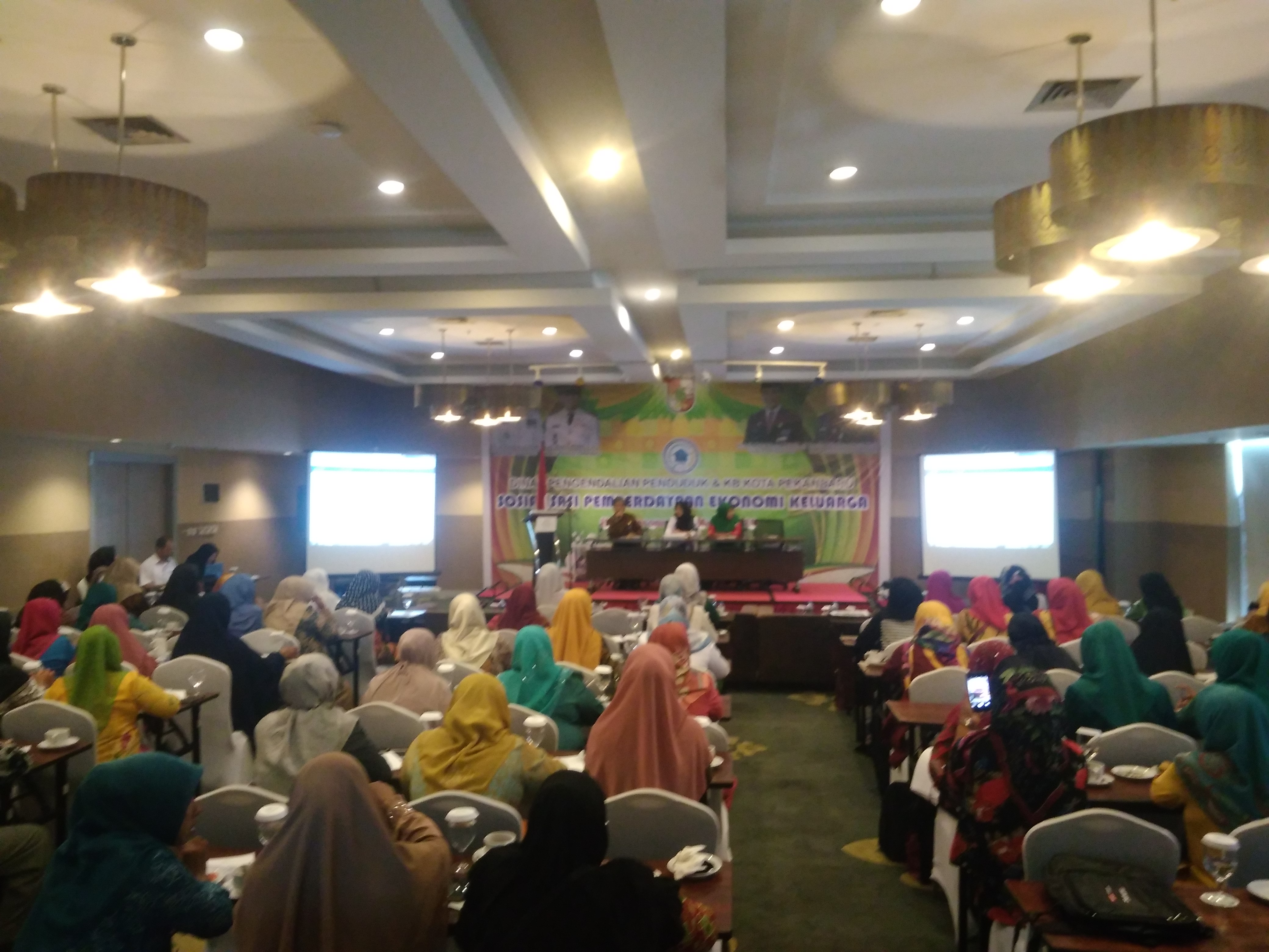 Disdalduk KB Gelar Sosialisasi Pemberdayaan Ekonomi Keluarga