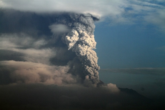 Gunung Sakurajima di Jepang Meletus, Kolom Abu Capai 4,4 Kilometer