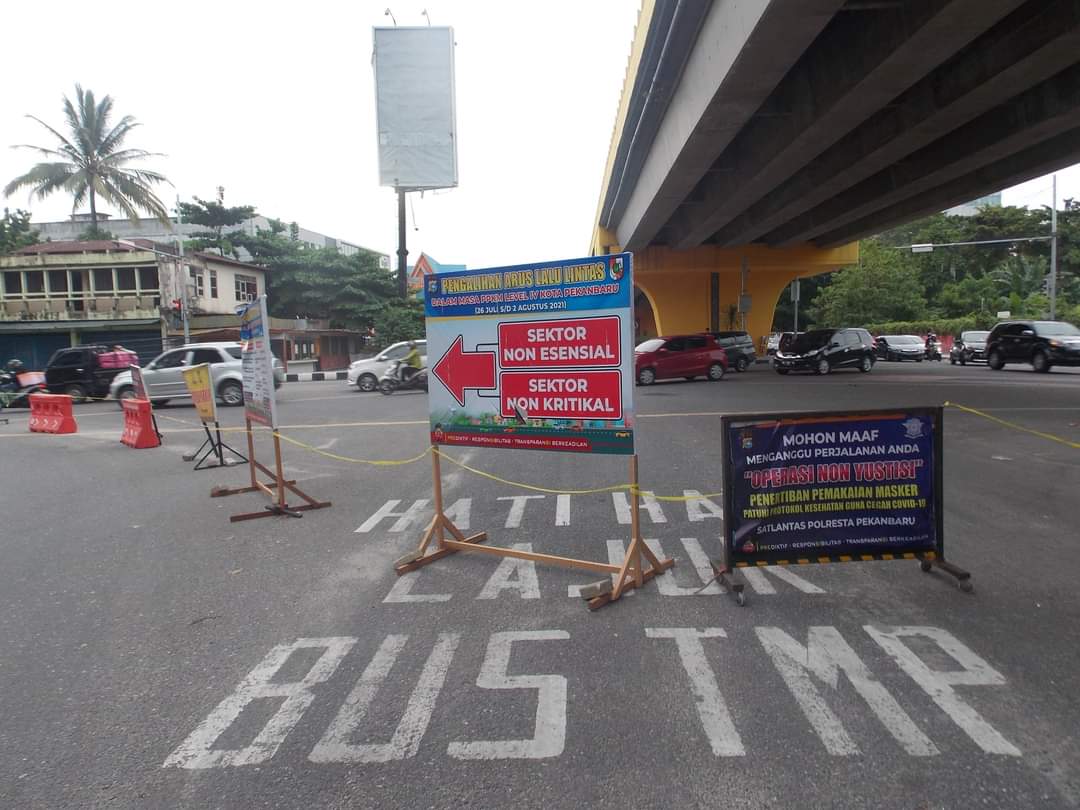 Kartu Pass Akan Diberikan ke Masyarakat yang Bekerja di Sektor Esensial