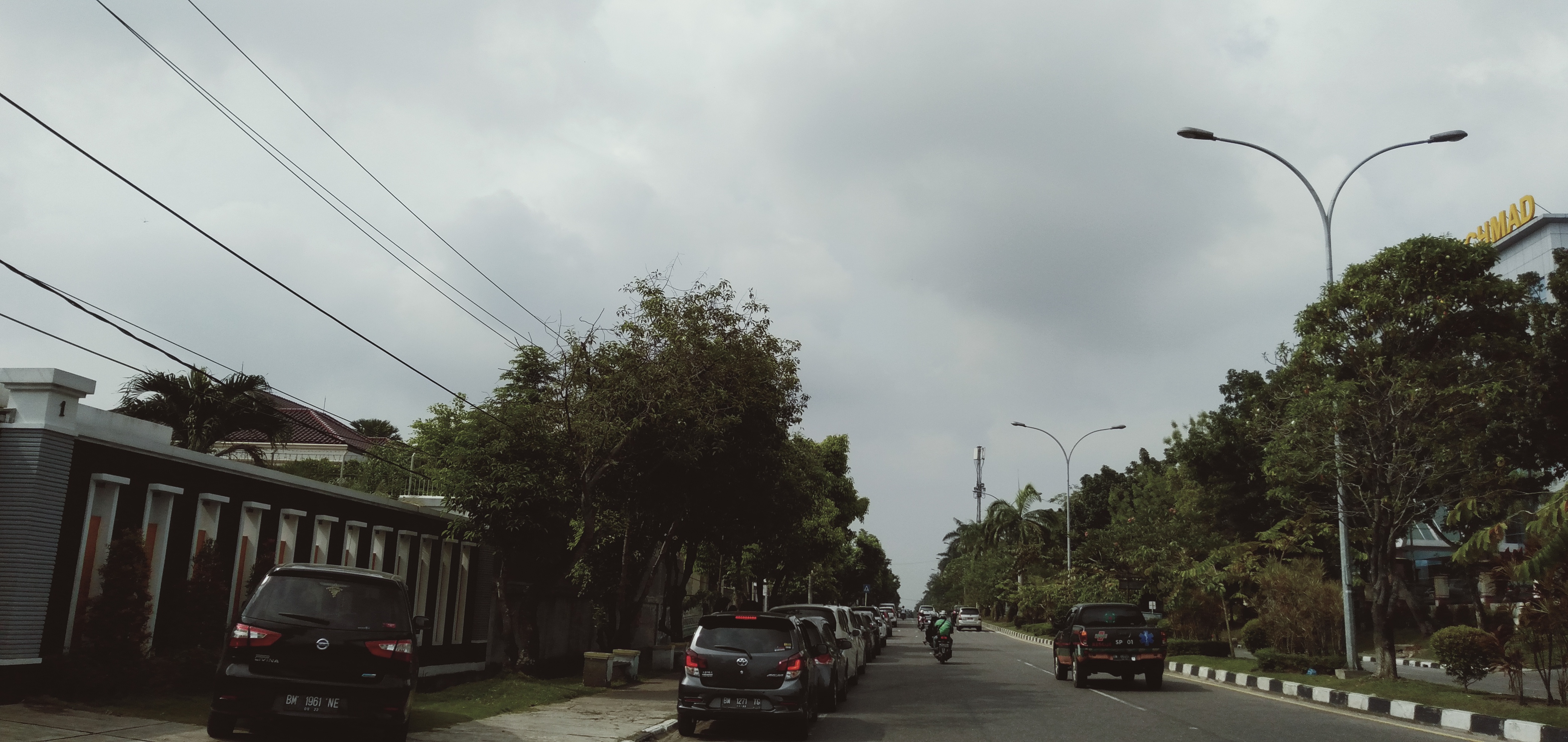 Dishub Tak Punya Nyali, Tertibkan Parkir Liar di Jalan Diponegoro