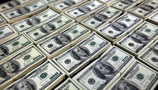 Nilai Tukar Rupiah Nyaris Dekati Rp 17.000 Per Dolar AS