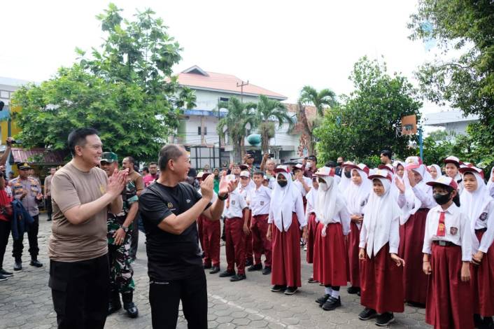 Dua Jenderal di Pekanbaru Datangi Sekolah Dasar