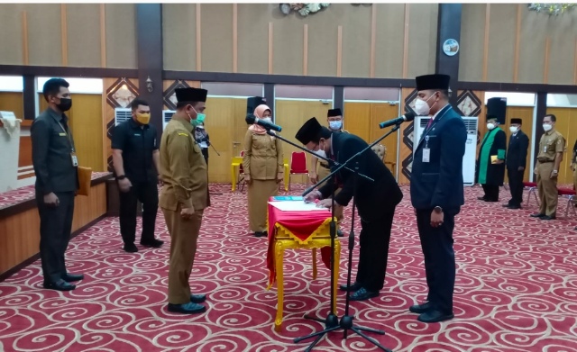 Bongkar Pasang Lagi, Menantu Kepala BKPSDM Pekanbaru Dipromosikan Jadi Sekretaris Camat