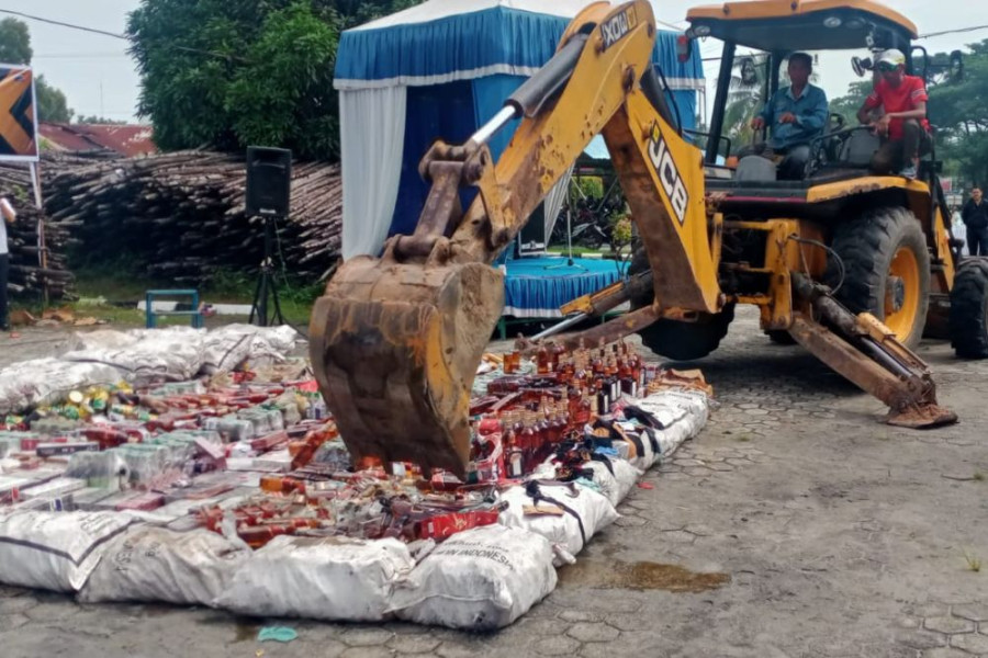 Bea Cukai Dumai Musnahkan Sejumlah Barang Iegal