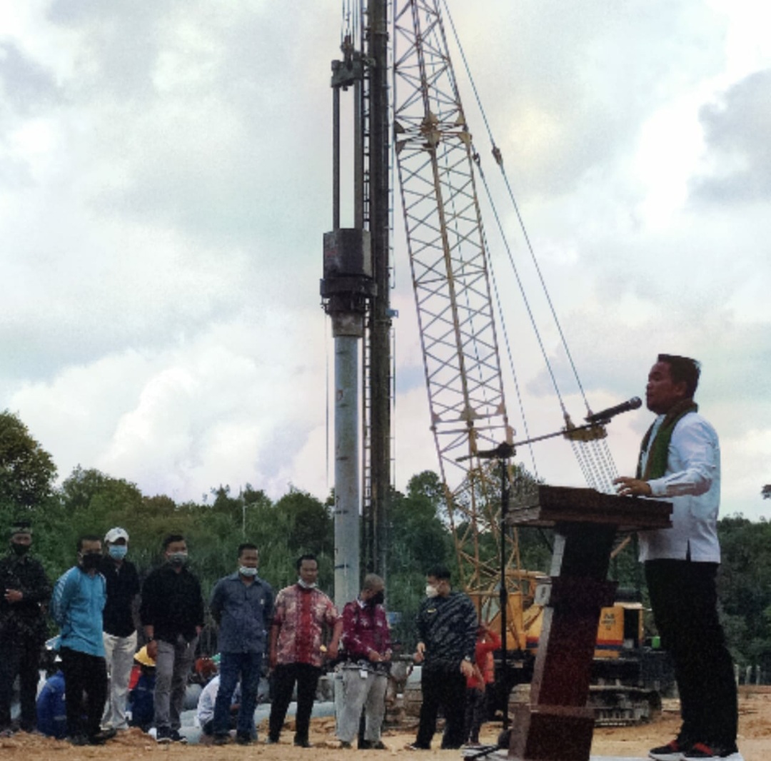 Bupati Zukri Resmikan Pemancangan Tiang Perdana Jembatan Tambak