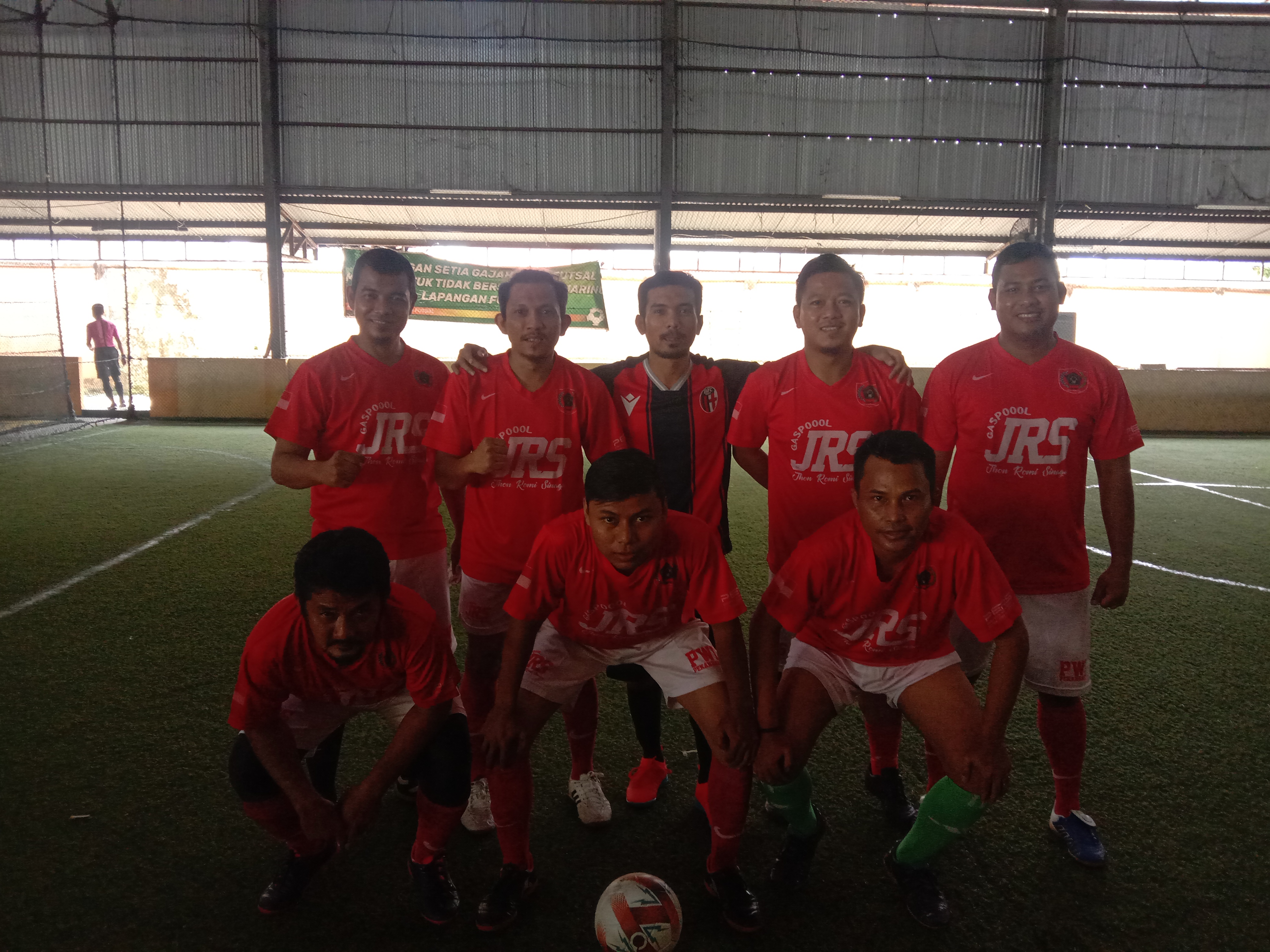 Giliran Tim Ketahanan Pangan Dilumat PWI Pekanbaru di Futsal Competition DPRD Pekanbaru