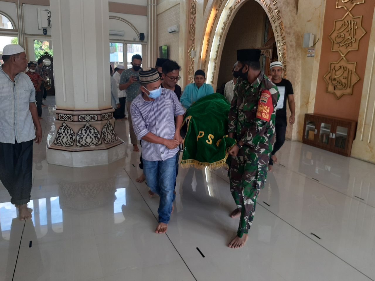 Babinsa Sumahilang Melayat ke Rumah Warga Binaan 