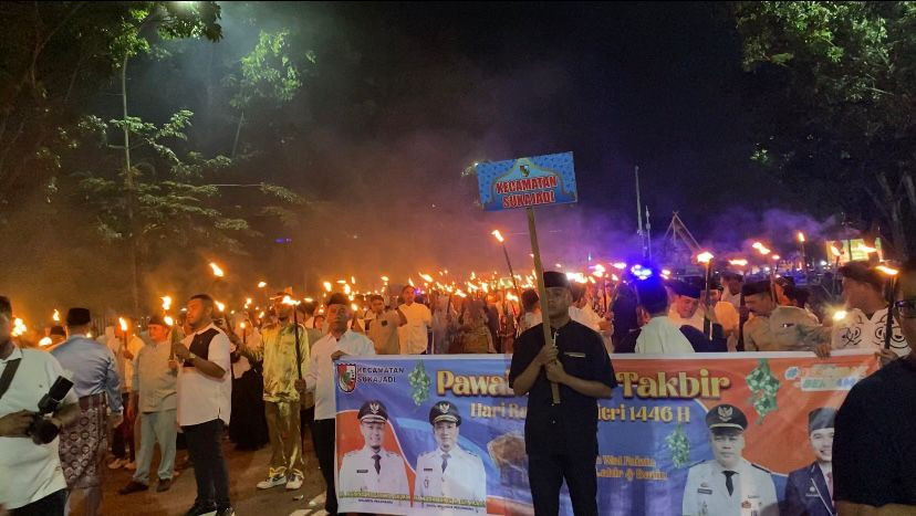 Ribuan Warga Pekanbaru Ikuti Gema Pawai Takbir Idulfitri 1446 H Bersama Walikota dan Gubernur Riau