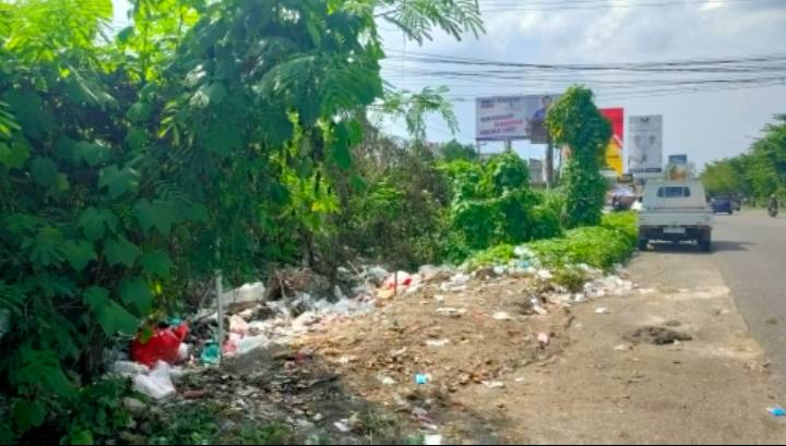 Arahan Pj Walikota, Pemko Pekanbaru Tempatkan Personel di TPS Sampah Ilegal