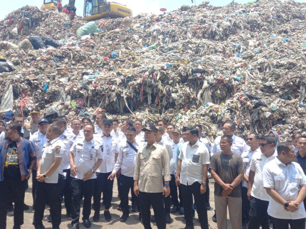 Agung Nugroho Kumpulkan Seluruh Camat dan Lurah di TPA Muara Fajar
