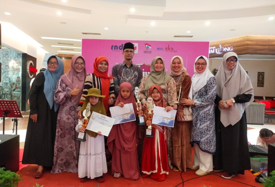 Dua Siswi TK Pelalawan Raih Prestasi Lomba Da'i Cilik Tingkat Provinsi Riau