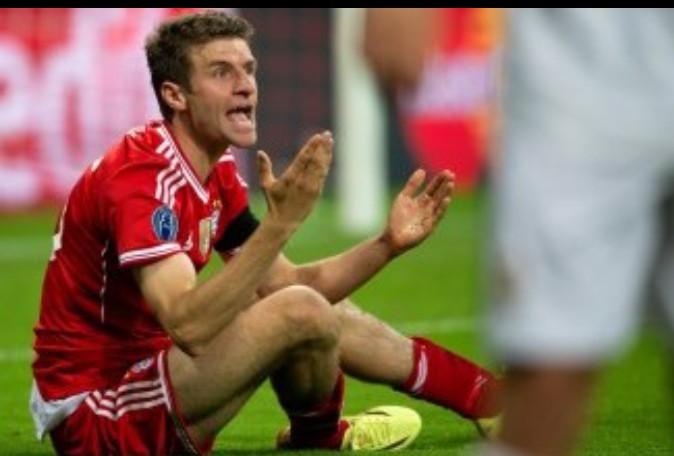 Thomas  Mueller: Laga Tanpa Fans Mirip Laga Orangtua