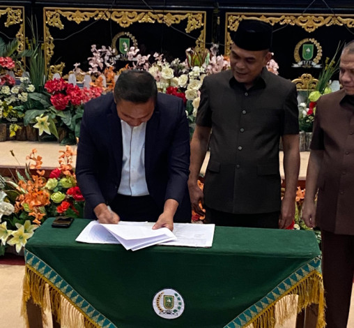 KUA-PPAS Ditandatangani, Perubahan APBD Riau Turun Jadi Rp9,45 Triliun