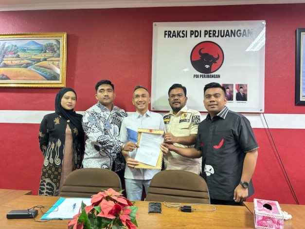 Kontrak Dicabut, Dua Honorer DP3APM Pekanbaru Mengadu ke DPRD Pekanbaru