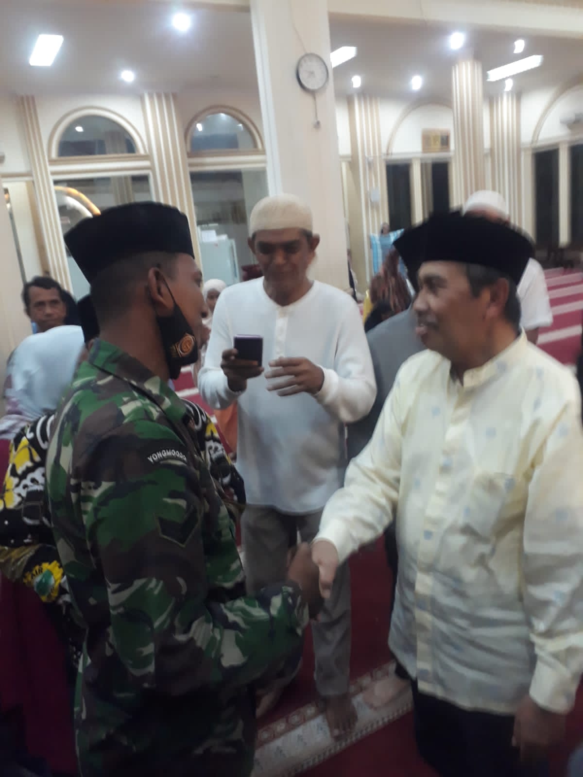 Sertu Khairuddin Hadiri Safari Ramadan Gubernur Riau di Masjid Gunung Merah 