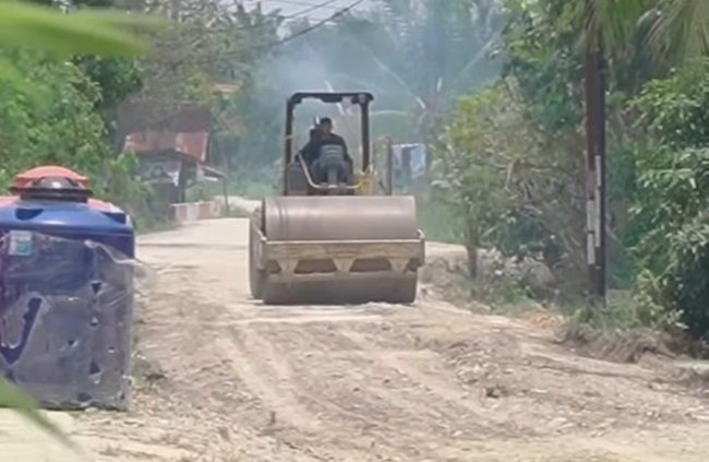Jalan Manunggal di Tuah Madani Pekanbaru Tahap Pengerasan