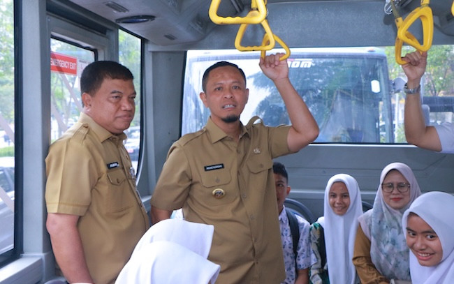 Walikota Pekanbaru Minta Satpol PP Segera Bentuk Tim Penertiban Tiang Reklame