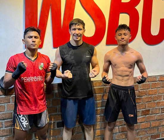 Pekanbaru Top Team Turunkan Dua Petinju Muda di Rookie Fight Jakarta
