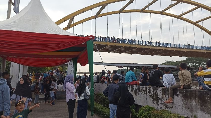 Petang Belimau di Pekanbaru, Ribuan Warga Padati Sungai Siak