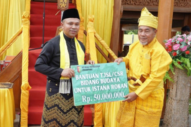 Gubri Serahkan Bantuan Rp50 Juta untuk Dukung Kegiatan Suluk di Kota Lama Rohul