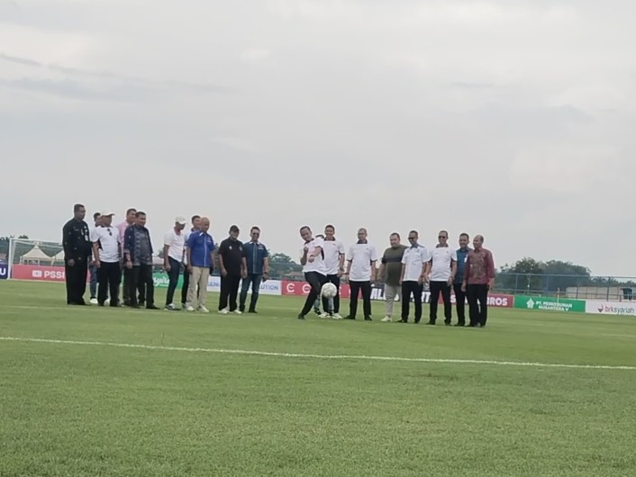 Walikota Pekanbaru Agung Nugroho Buka Kompetisi RS Awal Bros Liga 4 Riau 2025/2026