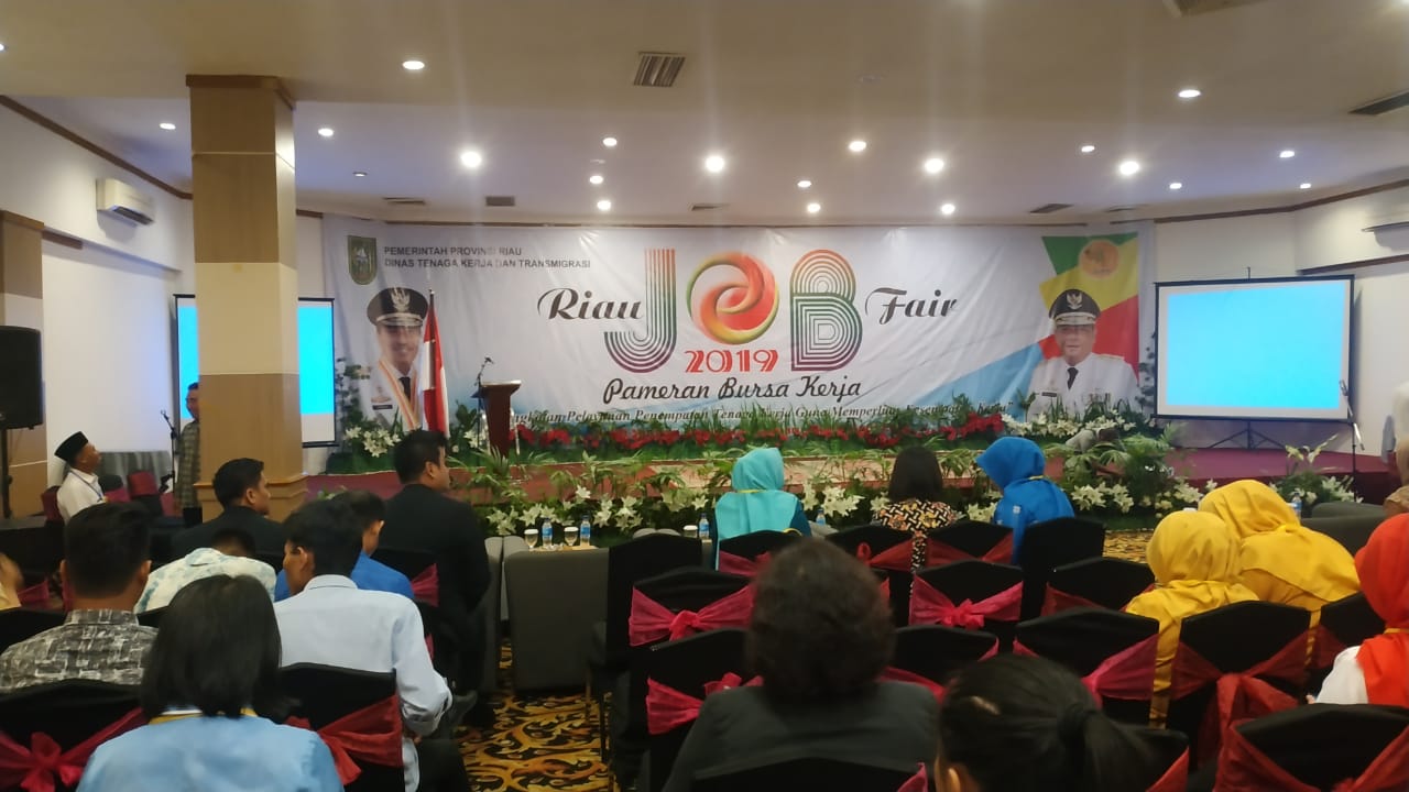 Resmi Ditutup, Disnaker Riau Catat 3.405 Pencaker Berkunjung ke Riau Job Fair