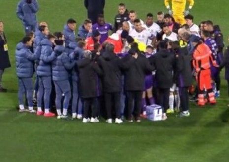 Pemain Fiorentina Kolaps di Lapangan saat Lawan Inter Milan, Begini Kondisinya