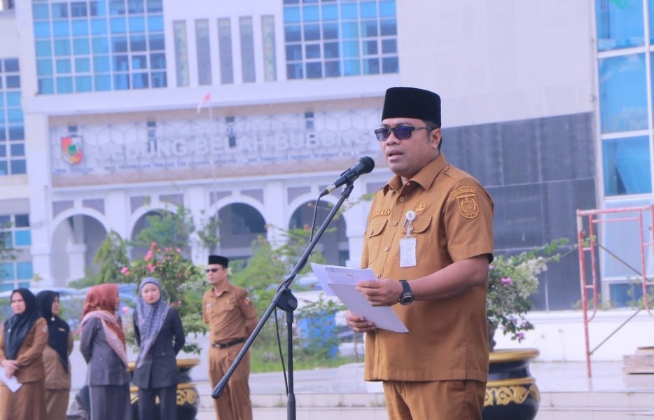 Jajaran BPKAD Kota Pekanbaru Ikuti Upacara Bendera di Komplek Perkantoran Tenayan Raya