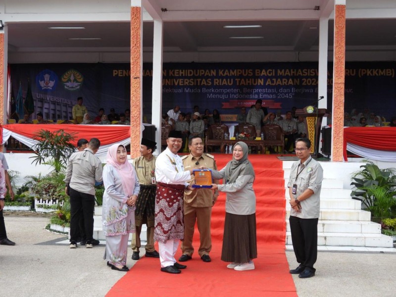 Pemko Pekanbaru Hibahkan Aset Lahan untuk Fakultas Kedokteran UNRI dalam Acara PKKMB