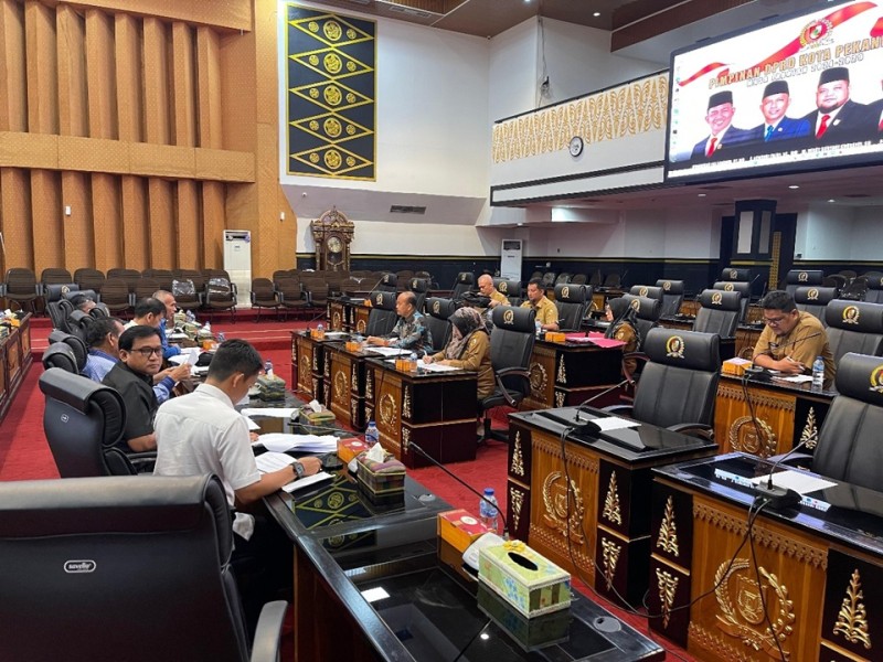 Bahas LKPJ 2024, BPKAD Pekanbaru Hadir dalam Rapat Kerja Pansus DPRD