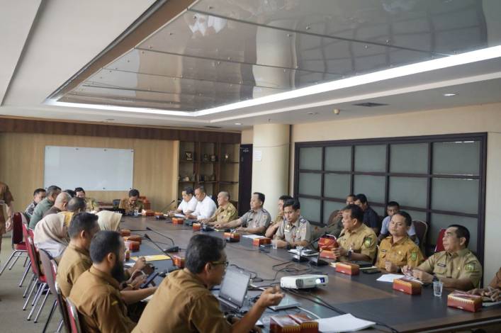 Pemprov Riau Bahas Pembentukan Tim Satgas Terpadu Penanganan Konflik Lahan Sawit