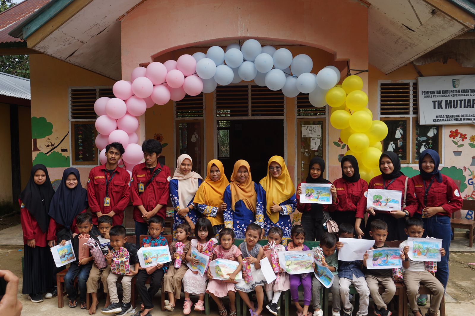 Peringati Hari Anak 2022, KKN UNRI Gelar Lomba Mewarnai PAUD & TK di Desa Tanjung Medang