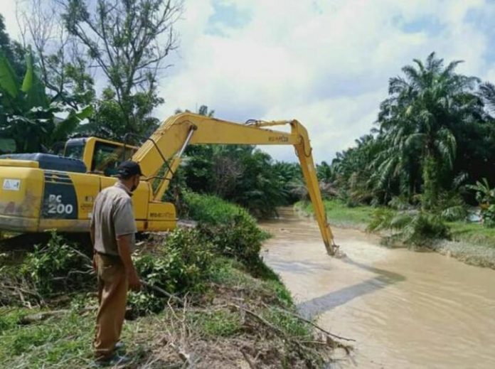 Dinas PUPR Pekanbaru Normalisasi Anak Sungai