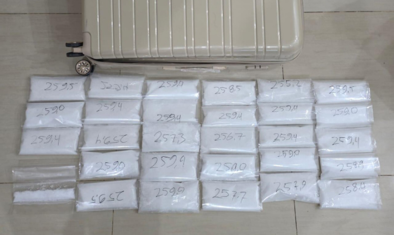 Polda Riau dan AVSEC Bandara SSK ll Gagalkan Penyelundupan 13 Kg Sabu Tujuan Kendari