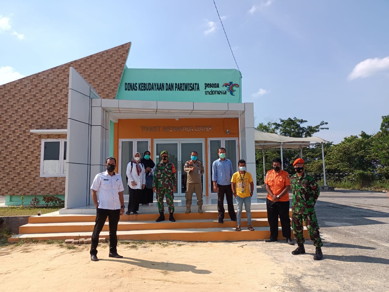 Penerapan PPKM Level 4 Tahap 2,  Babinsa dan Satgas Covid- 19 Sambangi Objek Wisata