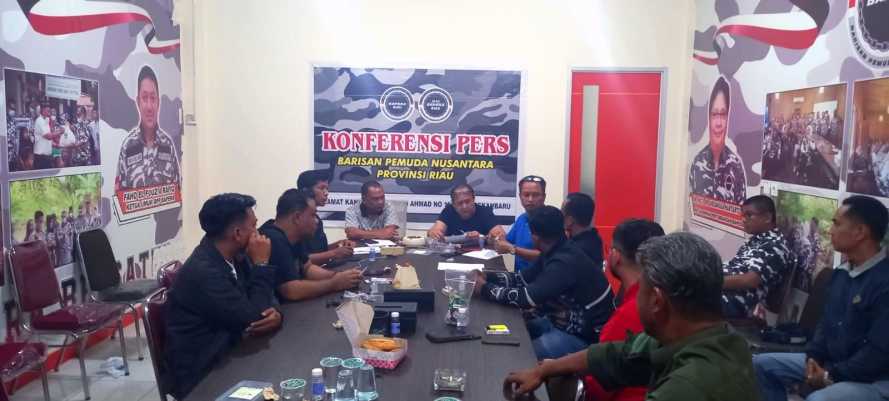 Lusa, Fahd A Rafiq Lantik 8 Pengurus  DPD Bapera Kabupaten Kota se-Riau  
